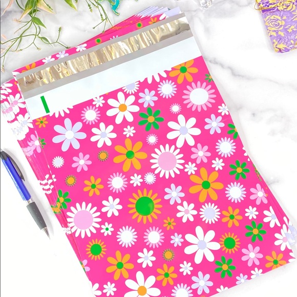 25 10X13 Brady Bunch Poly Mailers PRICE IS FIRM - Picture 4 of 5